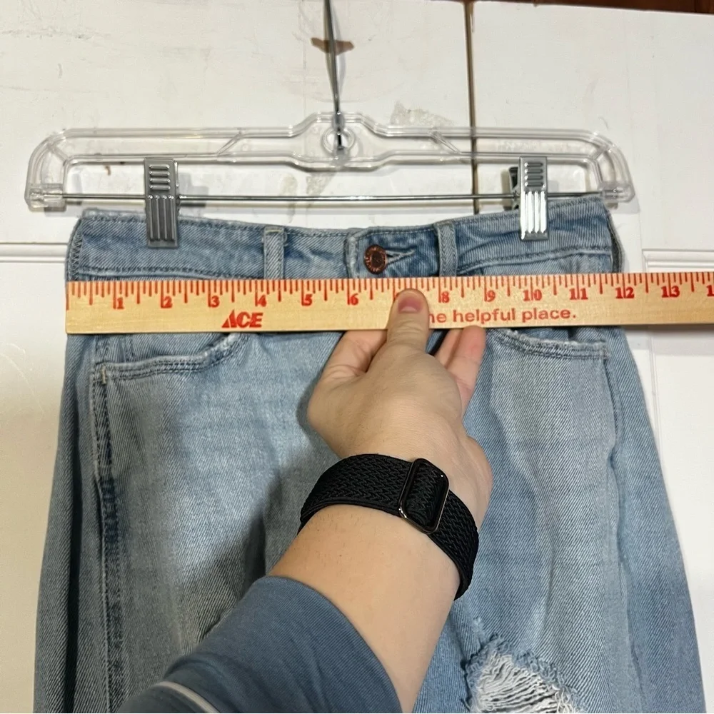 Hollister Ultra High Rise Mom Jeans Ripped Size 0